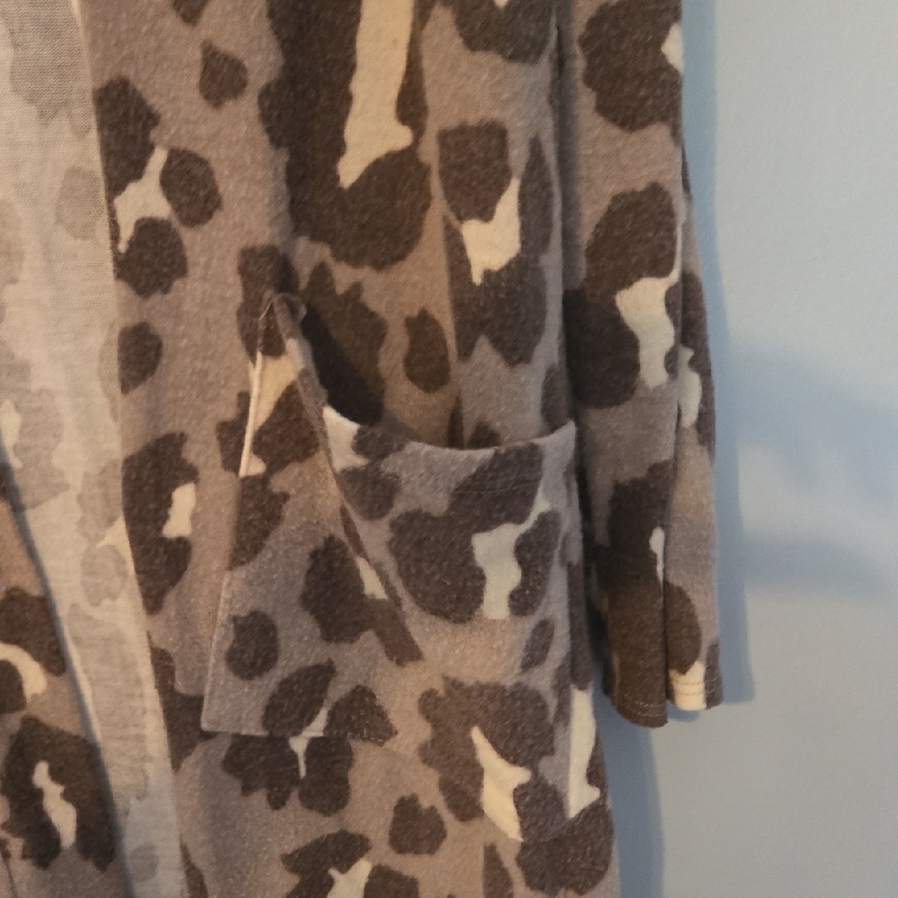 Leopard Print Open Front Cardigan - Picture 4 of 5